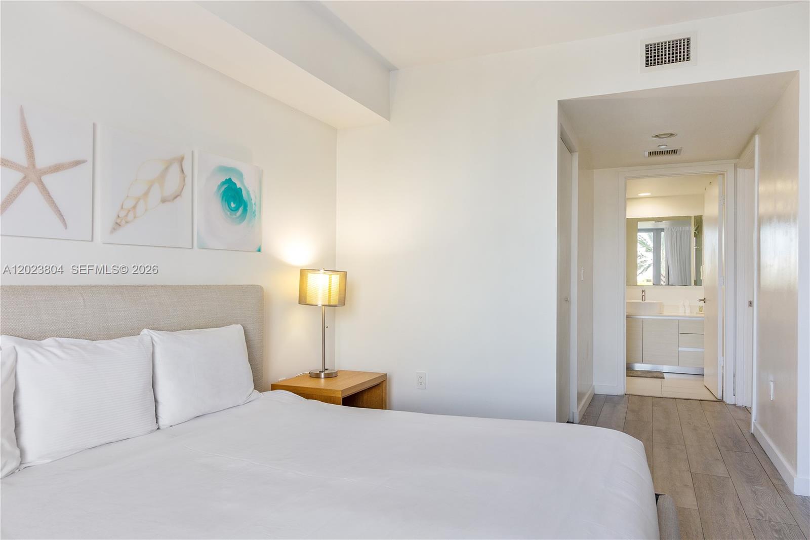 image Beachwalk Condominium10