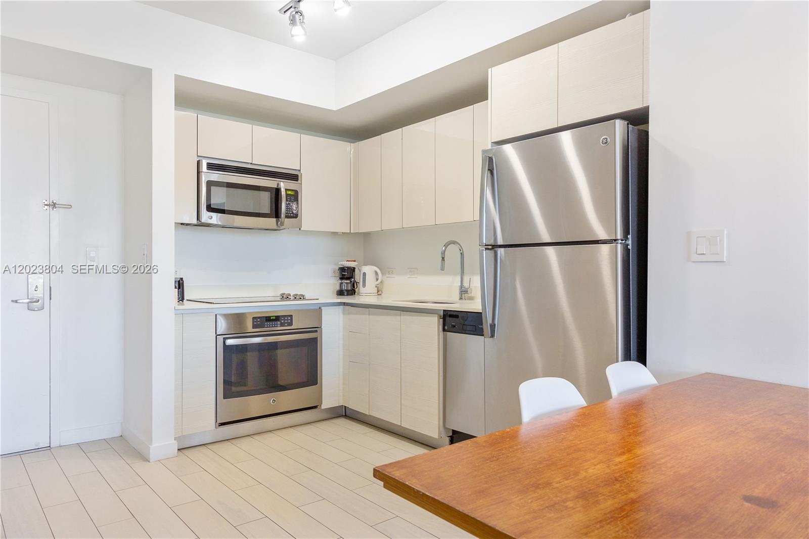 image Beachwalk Condominium13