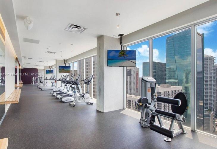 151 SE 1st St #905 Miami, FL 33131