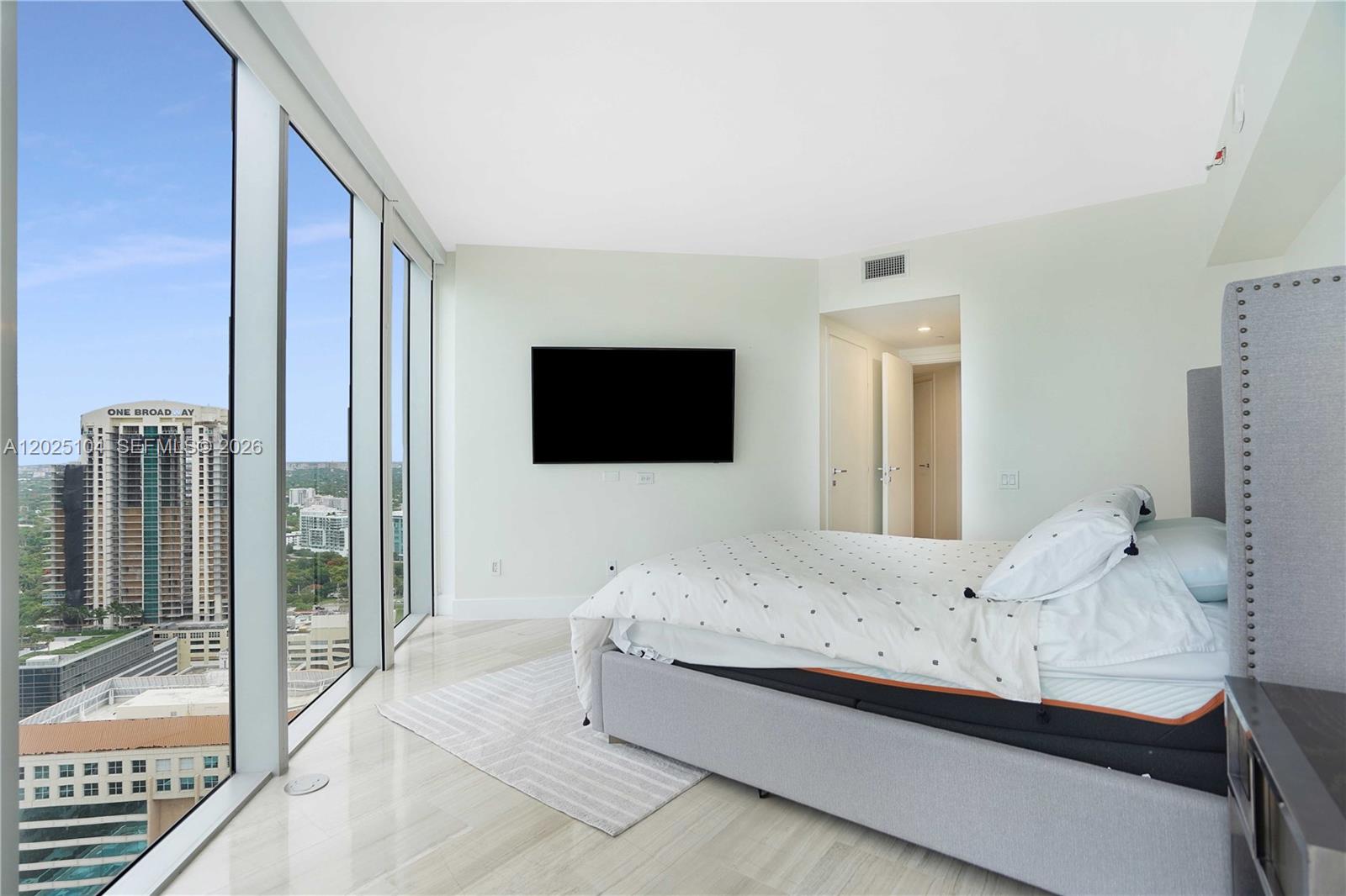 1300 Brickell Bay Dr #3402 Miami, FL 33131
