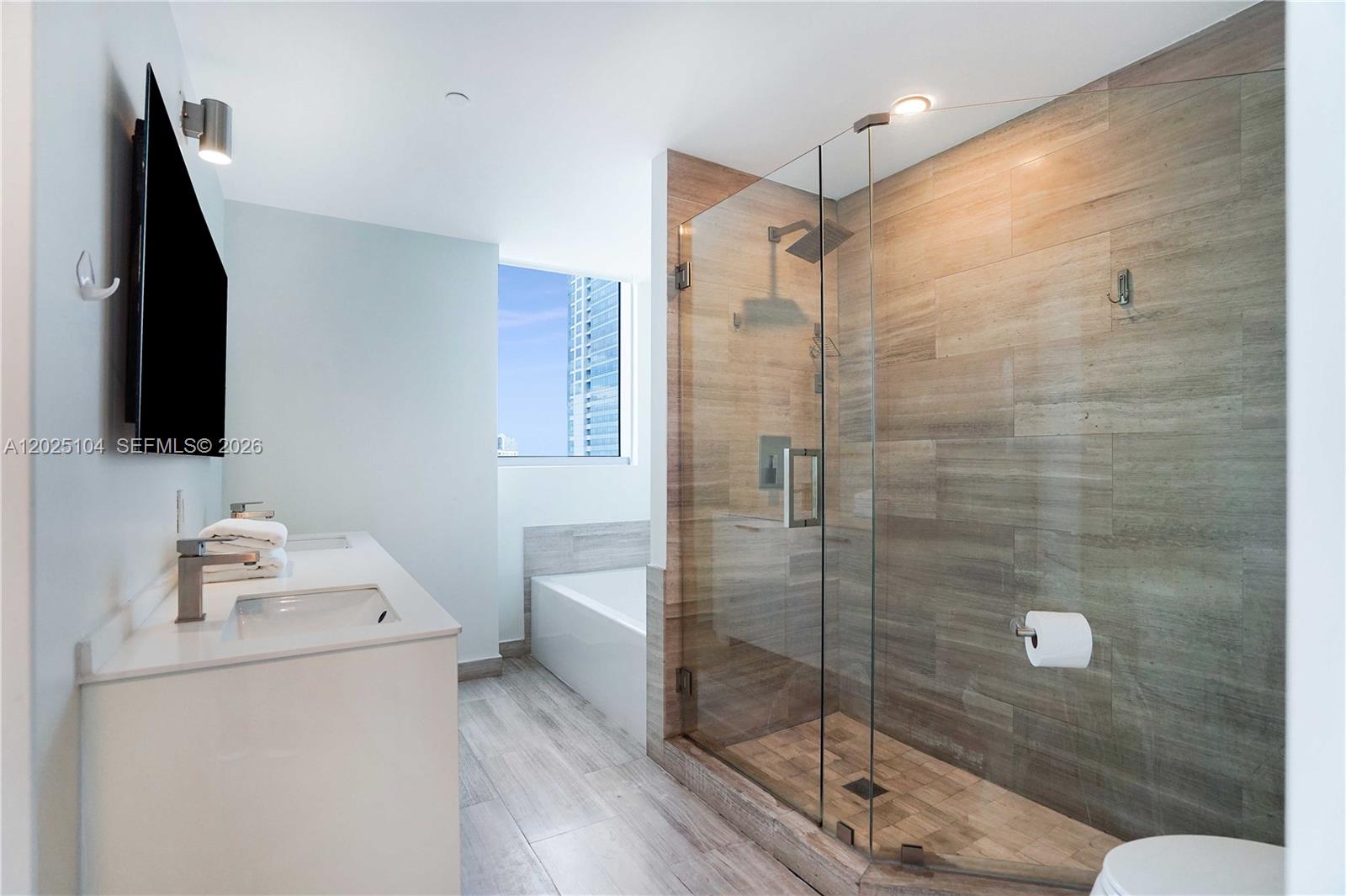 1300 Brickell Bay Dr #3402 Miami, FL 33131