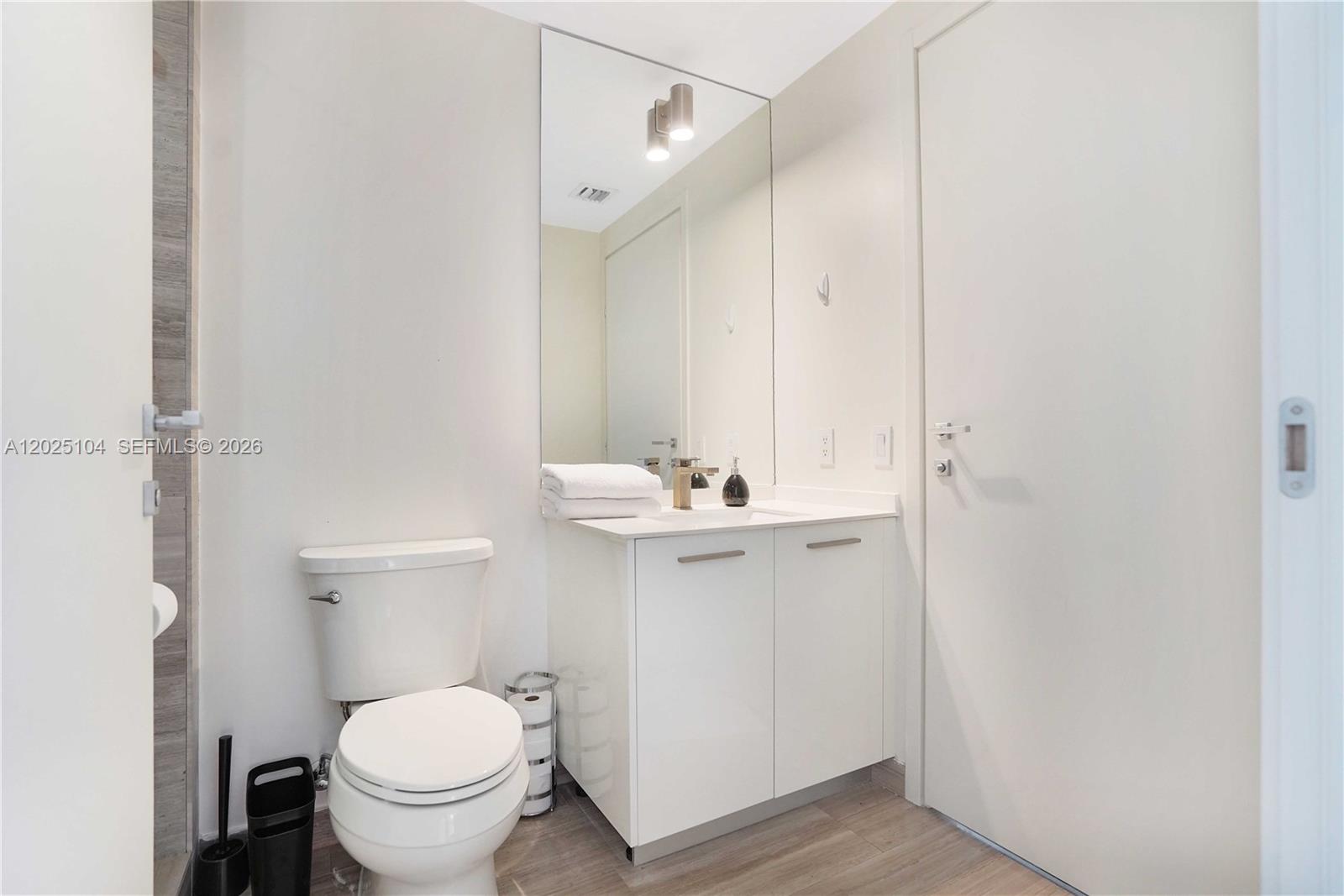 1300 Brickell Bay Dr #3402 Miami, FL 33131