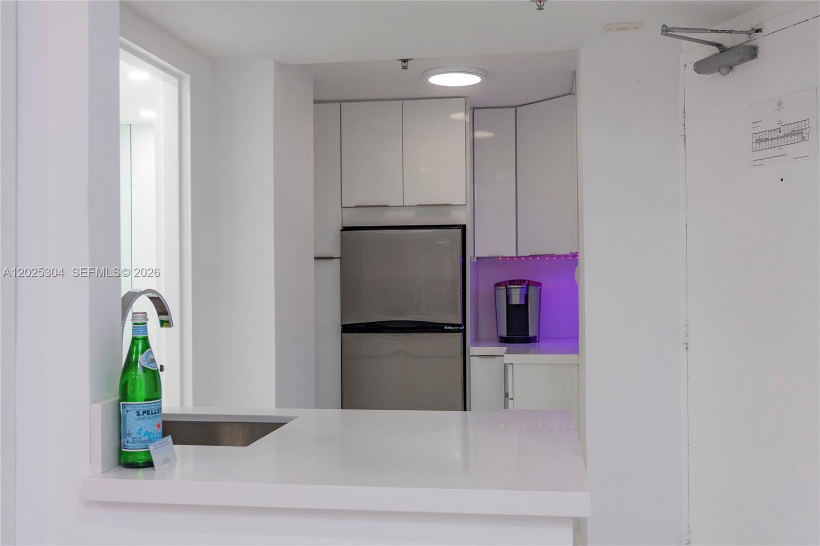 5445 Collins Ave #1730 Miami Beach, FL 33140