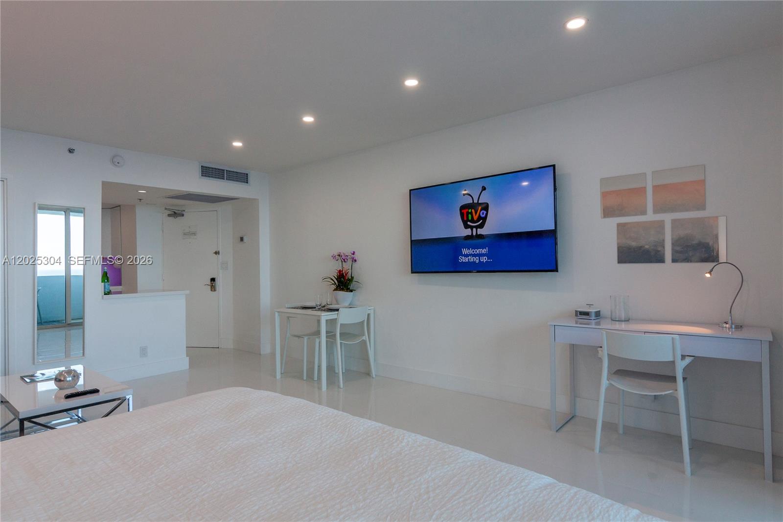 5445 Collins Ave #1730 Miami Beach, FL 33140