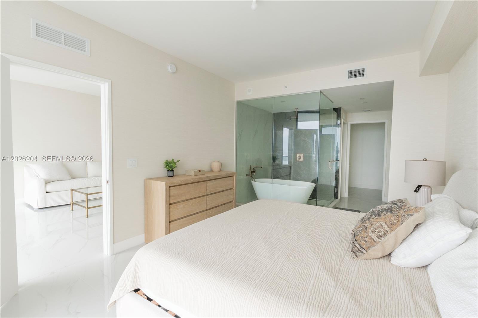 700 NE 24th St #3606 Miami, FL 33137