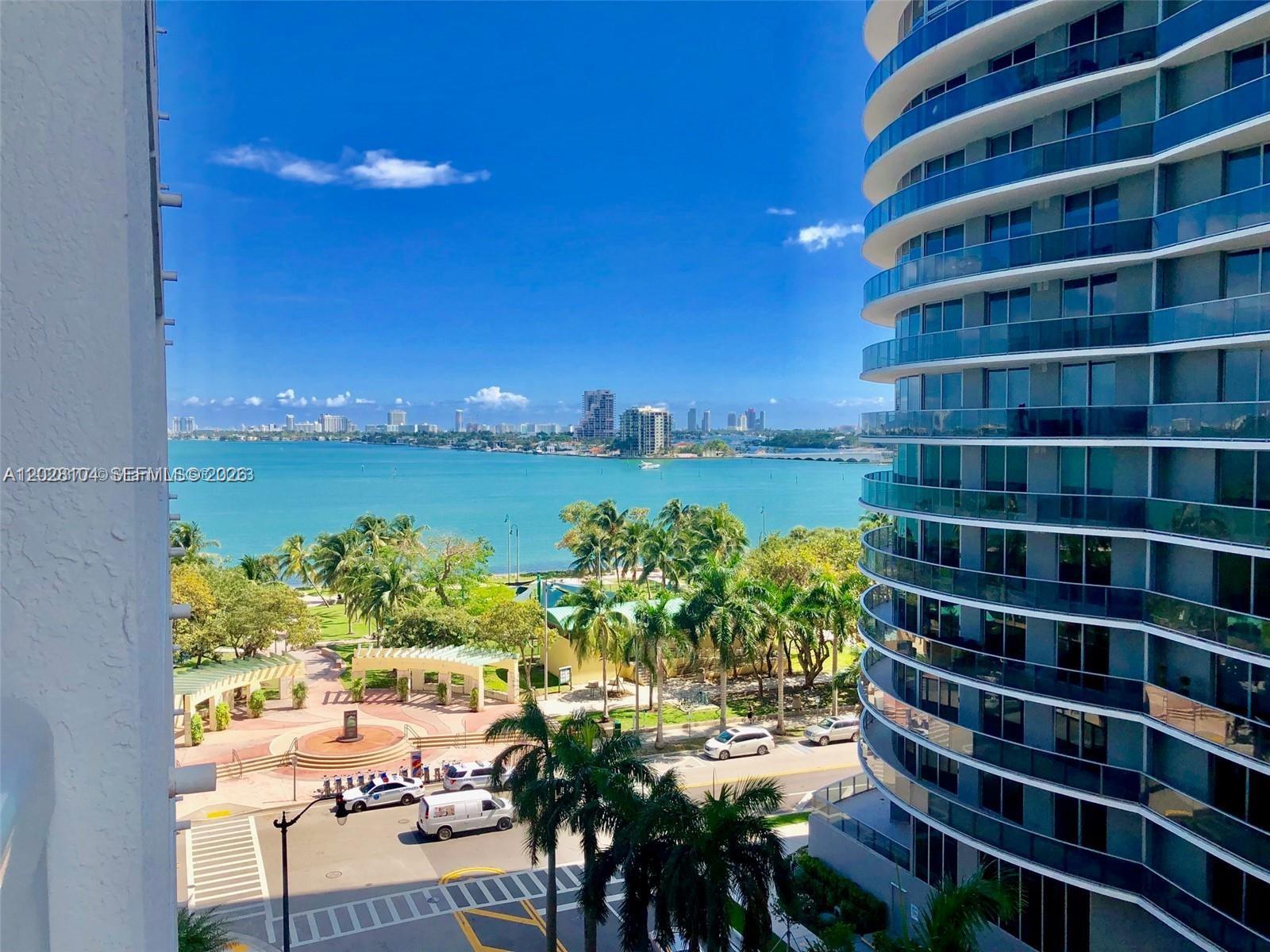 1800 N Bayshore Dr #915