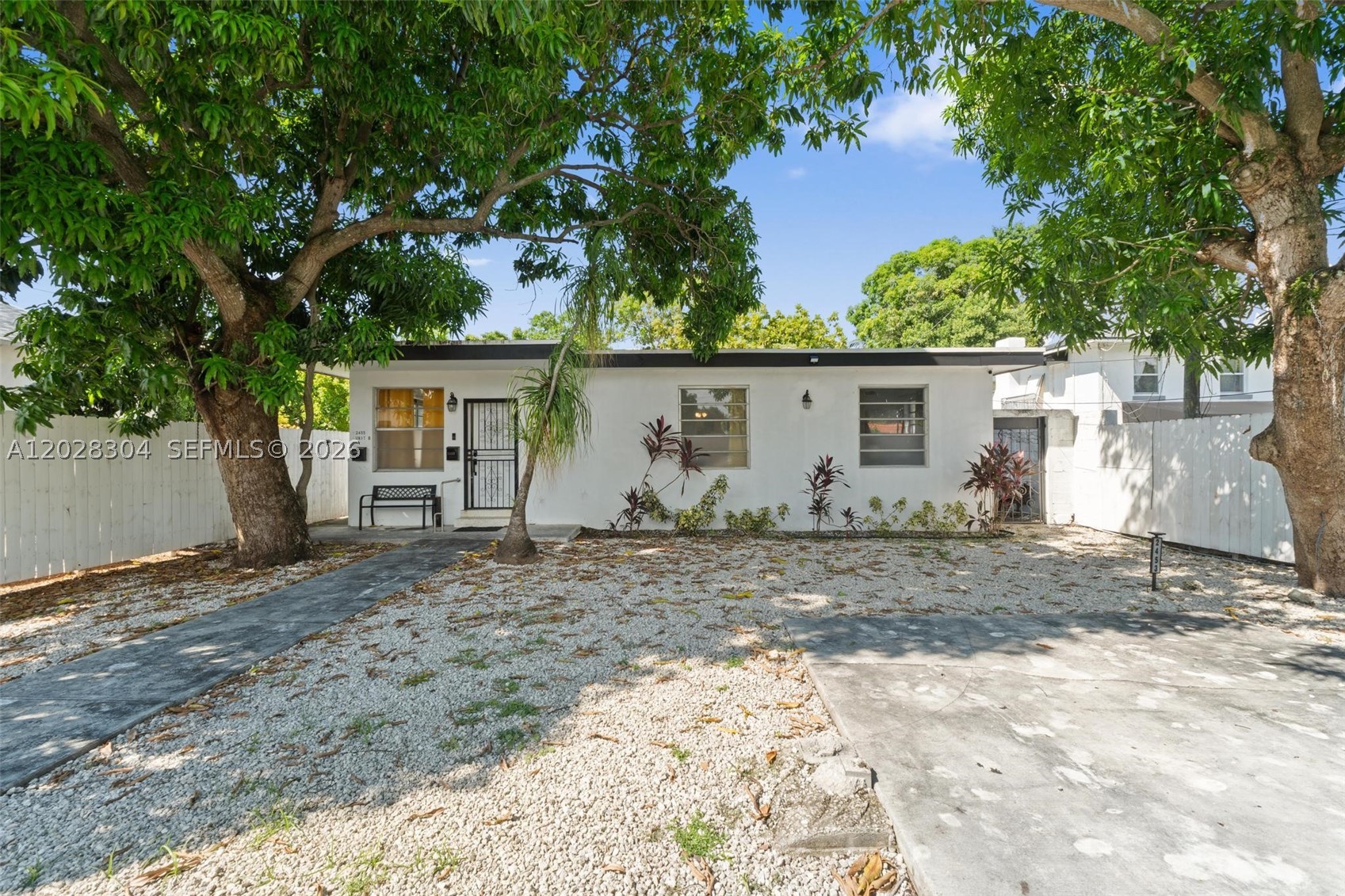 2453 SW 17th St