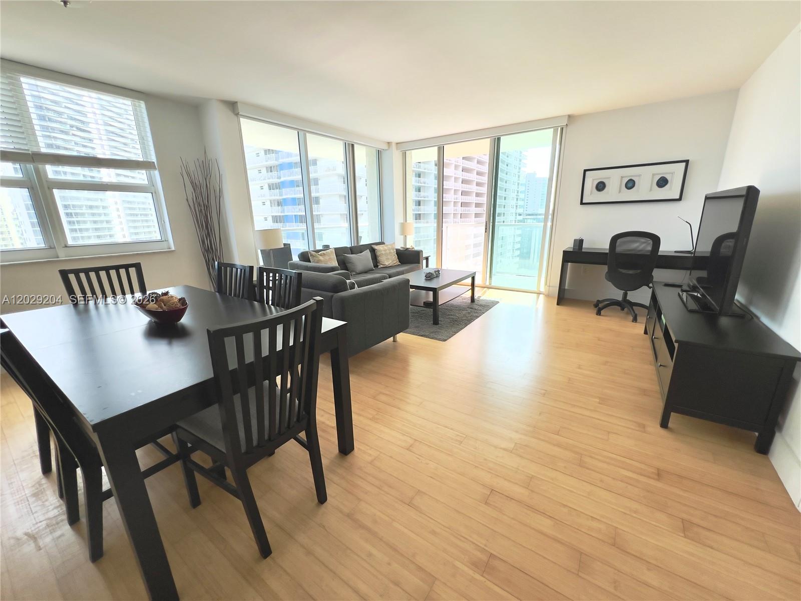image The Mark on Brickell1