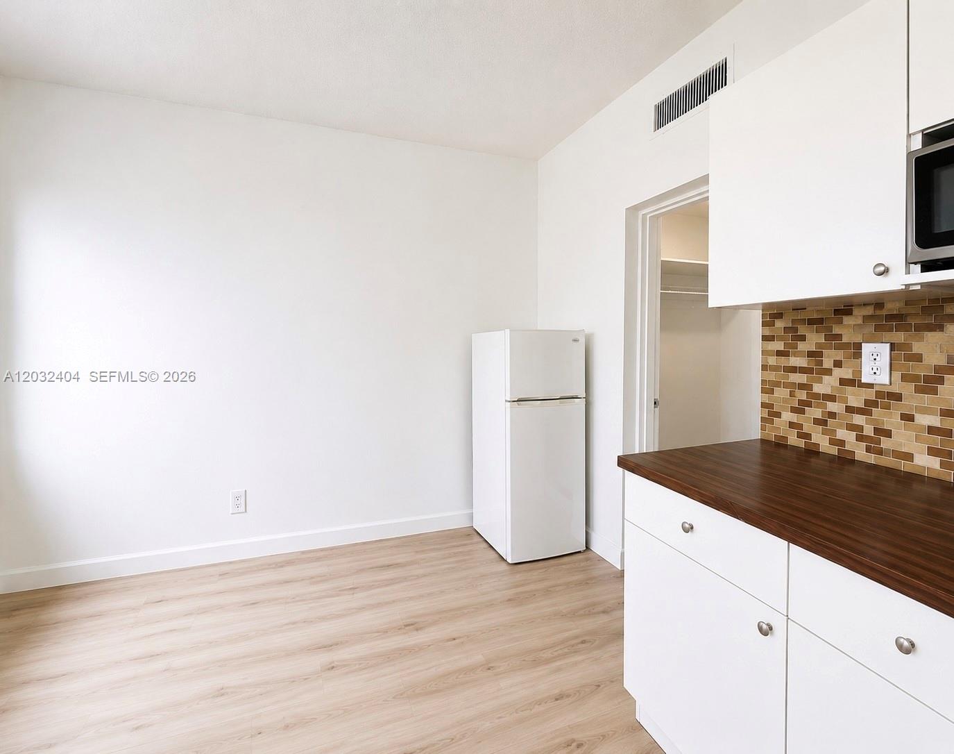 26 Diplomat Pkwy #2325 Hallandale Beach, FL 33009