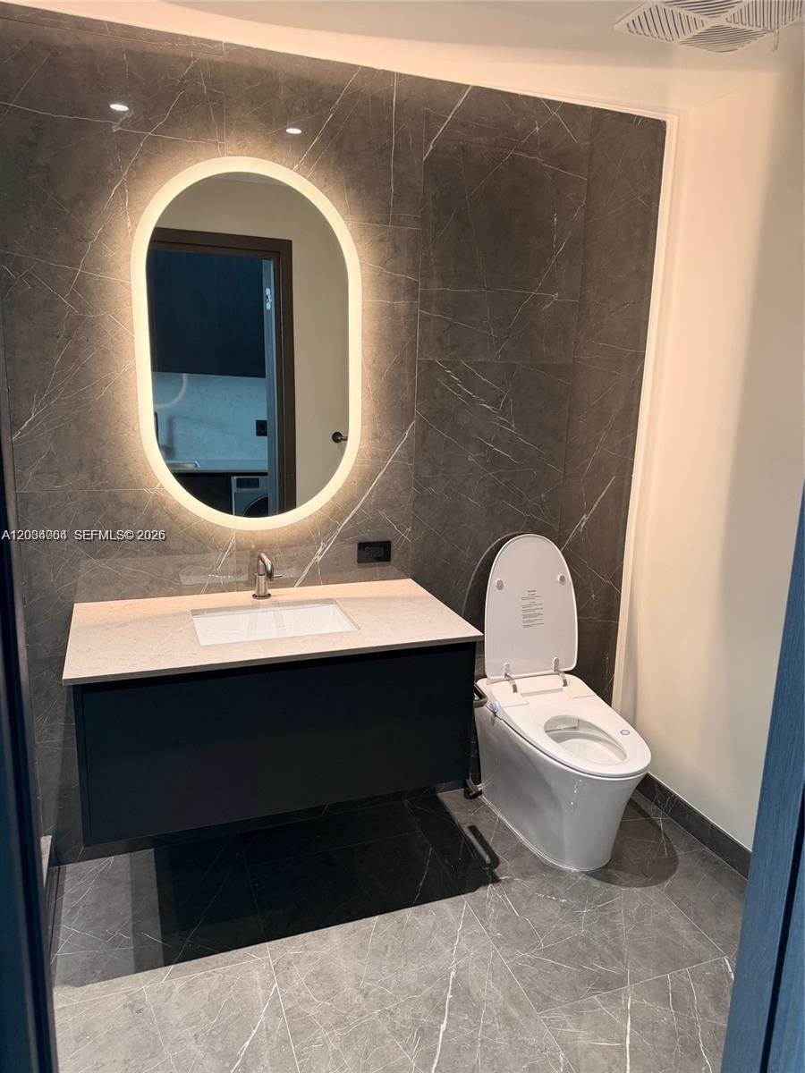 image E11EVEN Hotel & Residences2