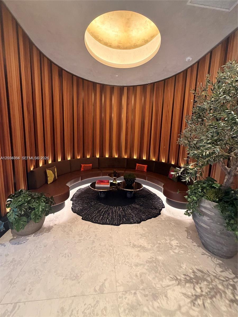 image E11EVEN Hotel & Residences7