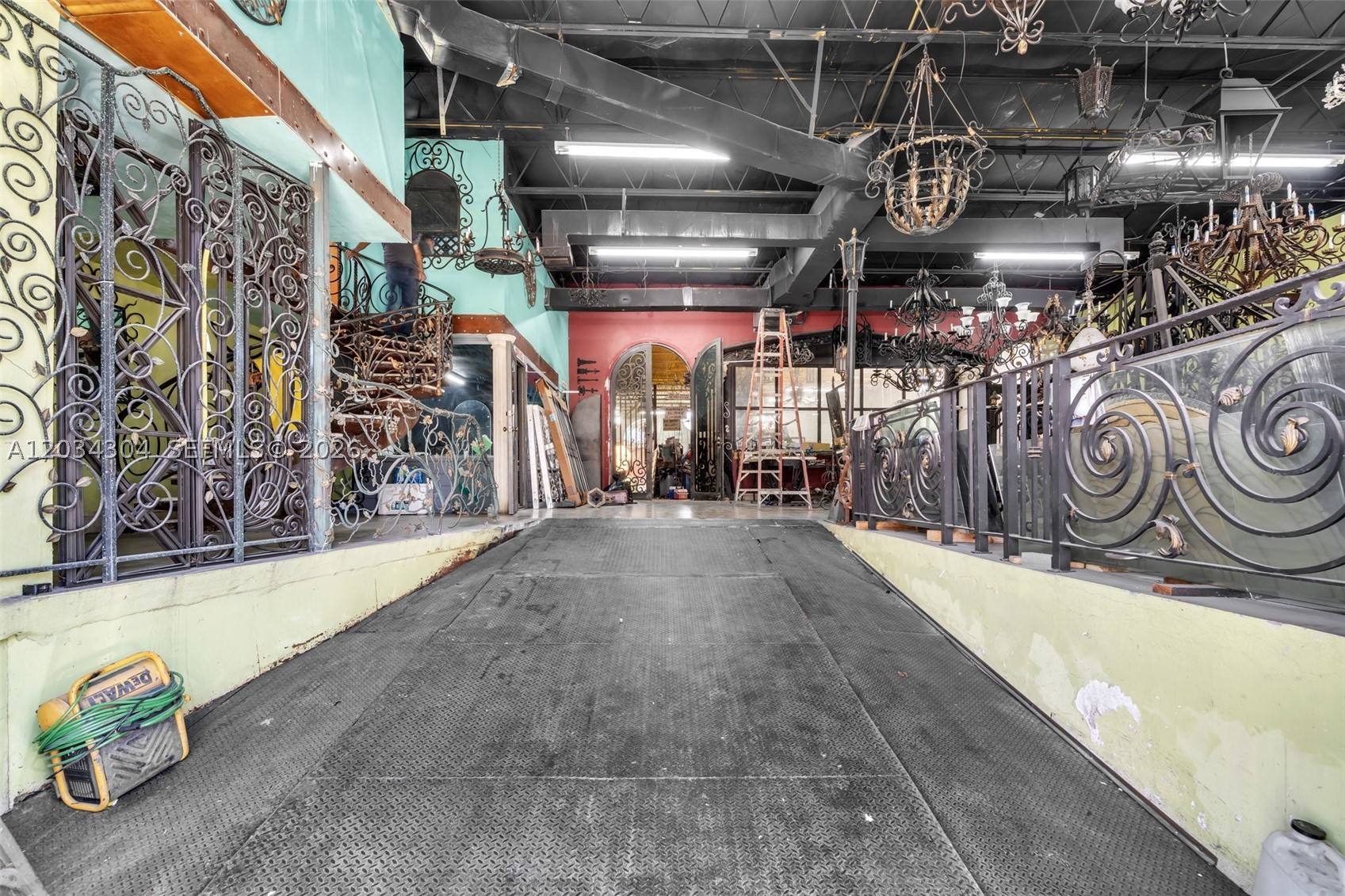 341 W 21st St Hialeah, FL 33010