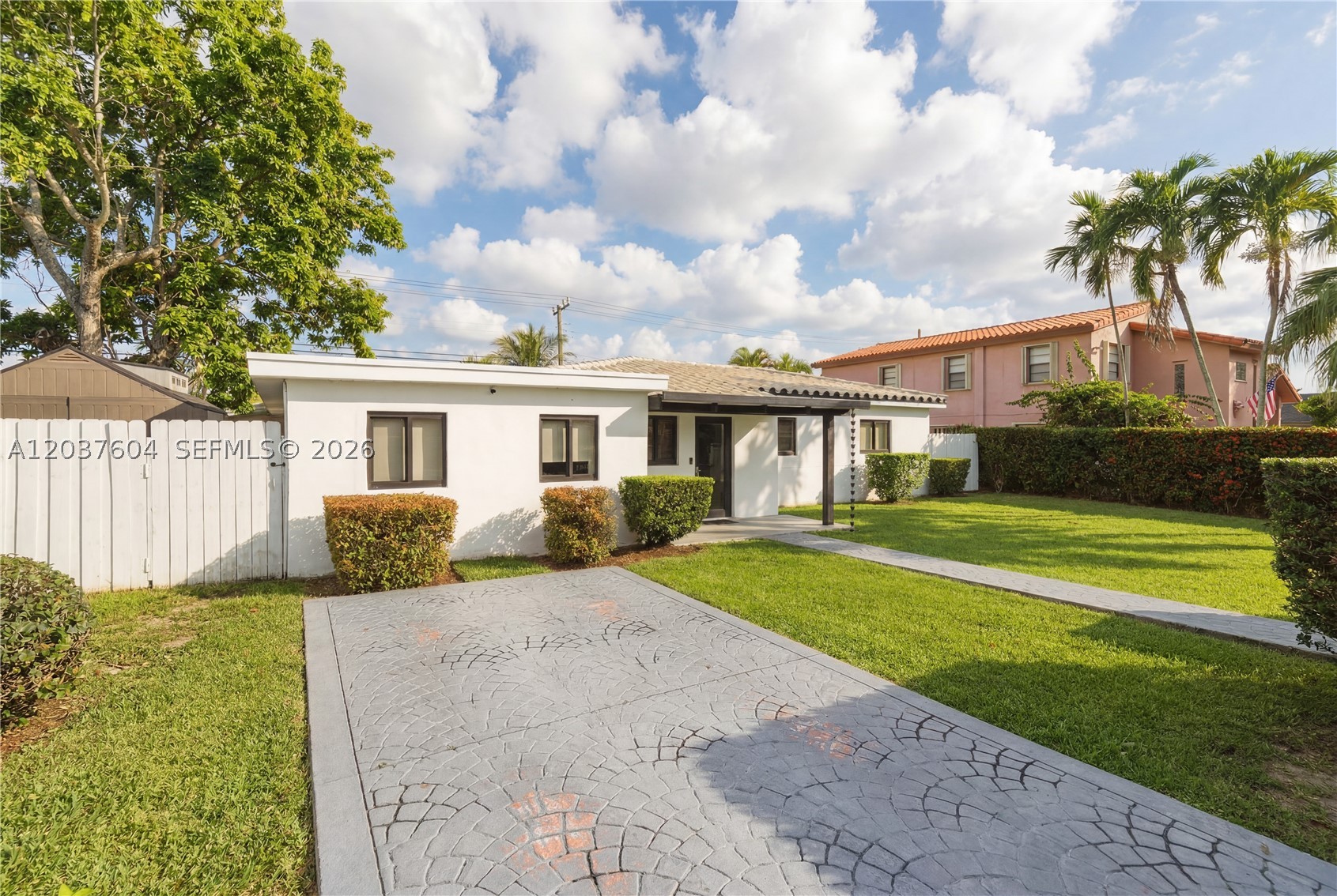 7395 SW 39th St Miami, FL 33155