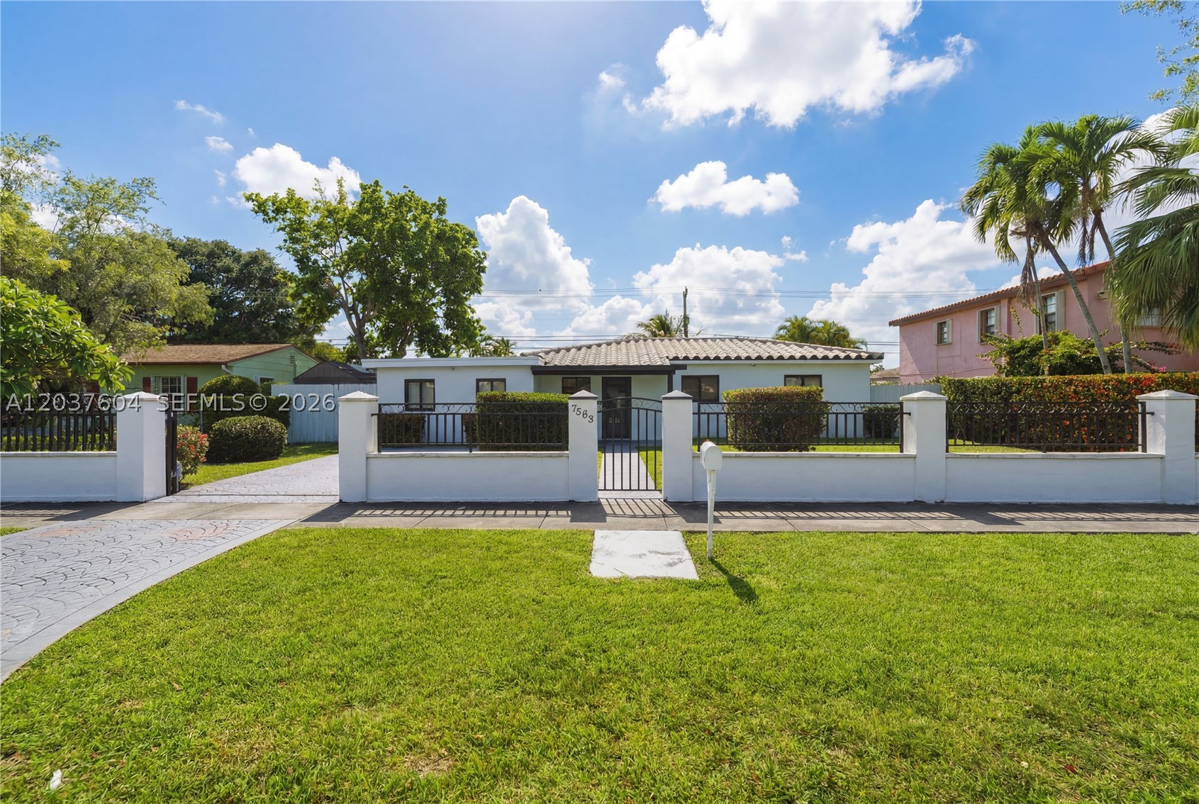 7395 SW 39th St Miami, FL 33155