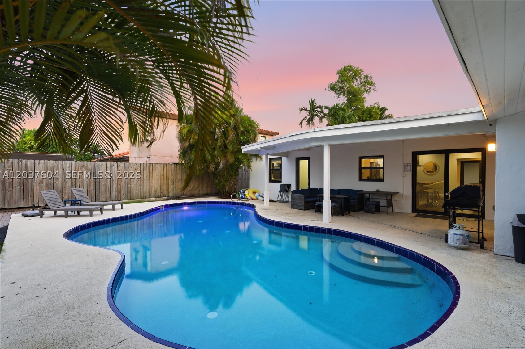 7395 SW 39th St Miami, FL 33155