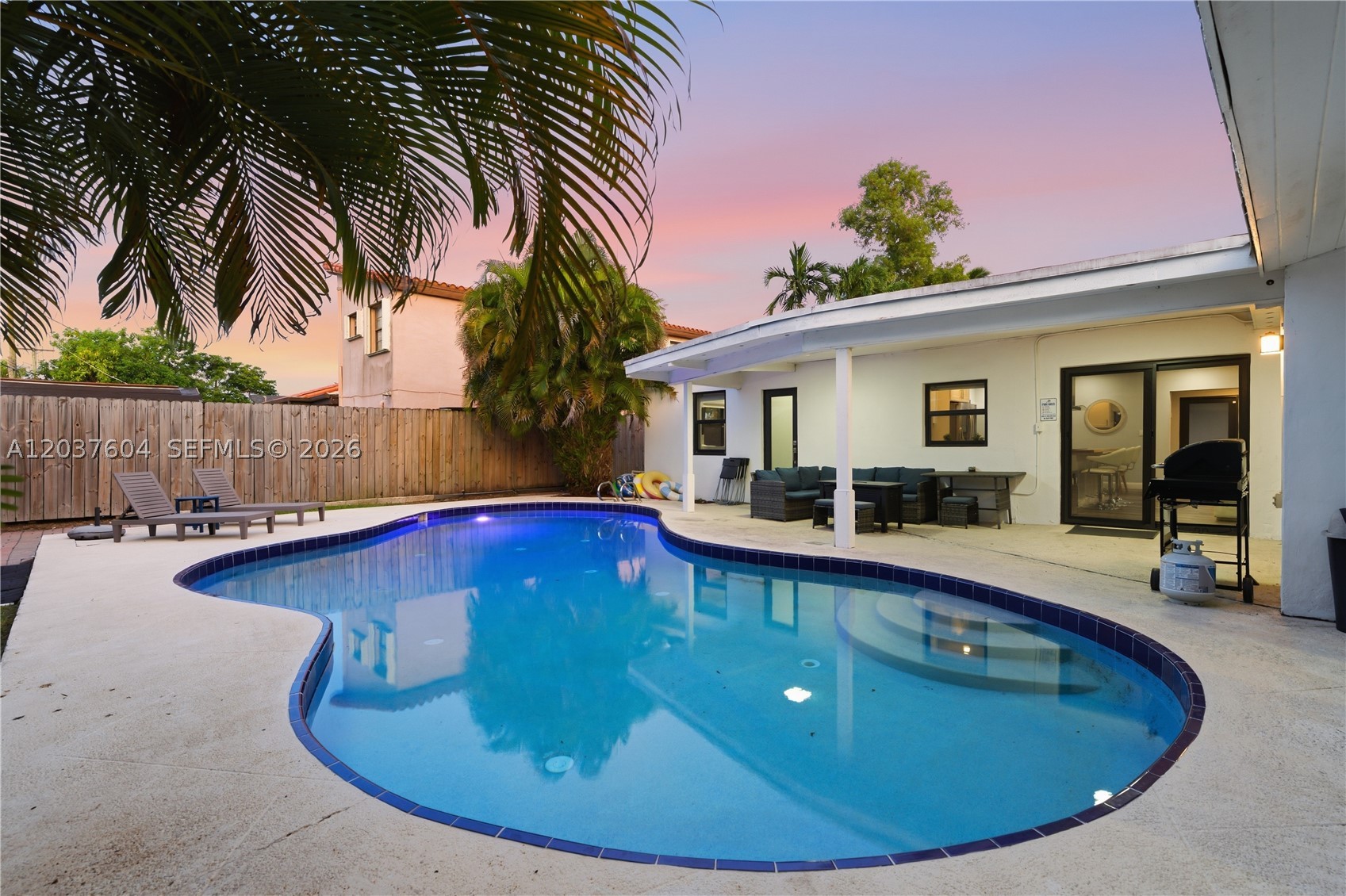 7395 SW 39th St Miami, FL 33155