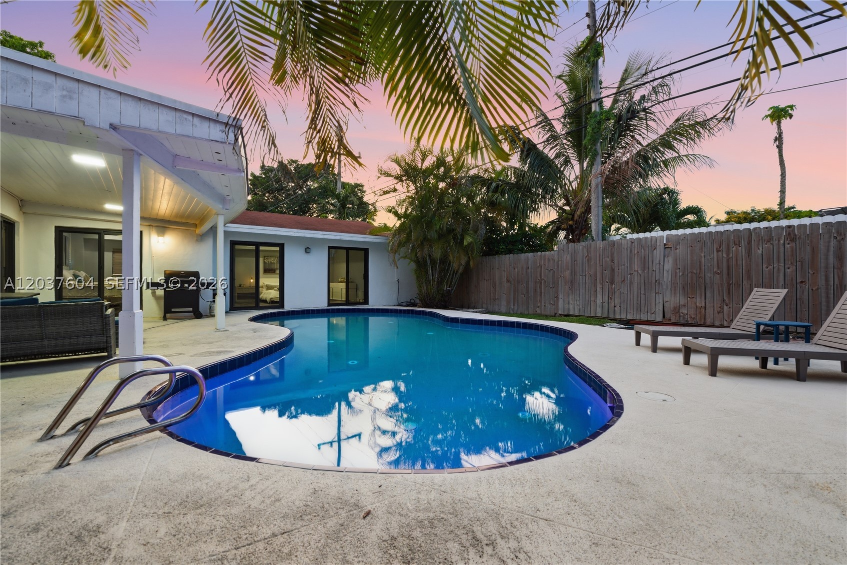 7395 SW 39th St Miami, FL 33155