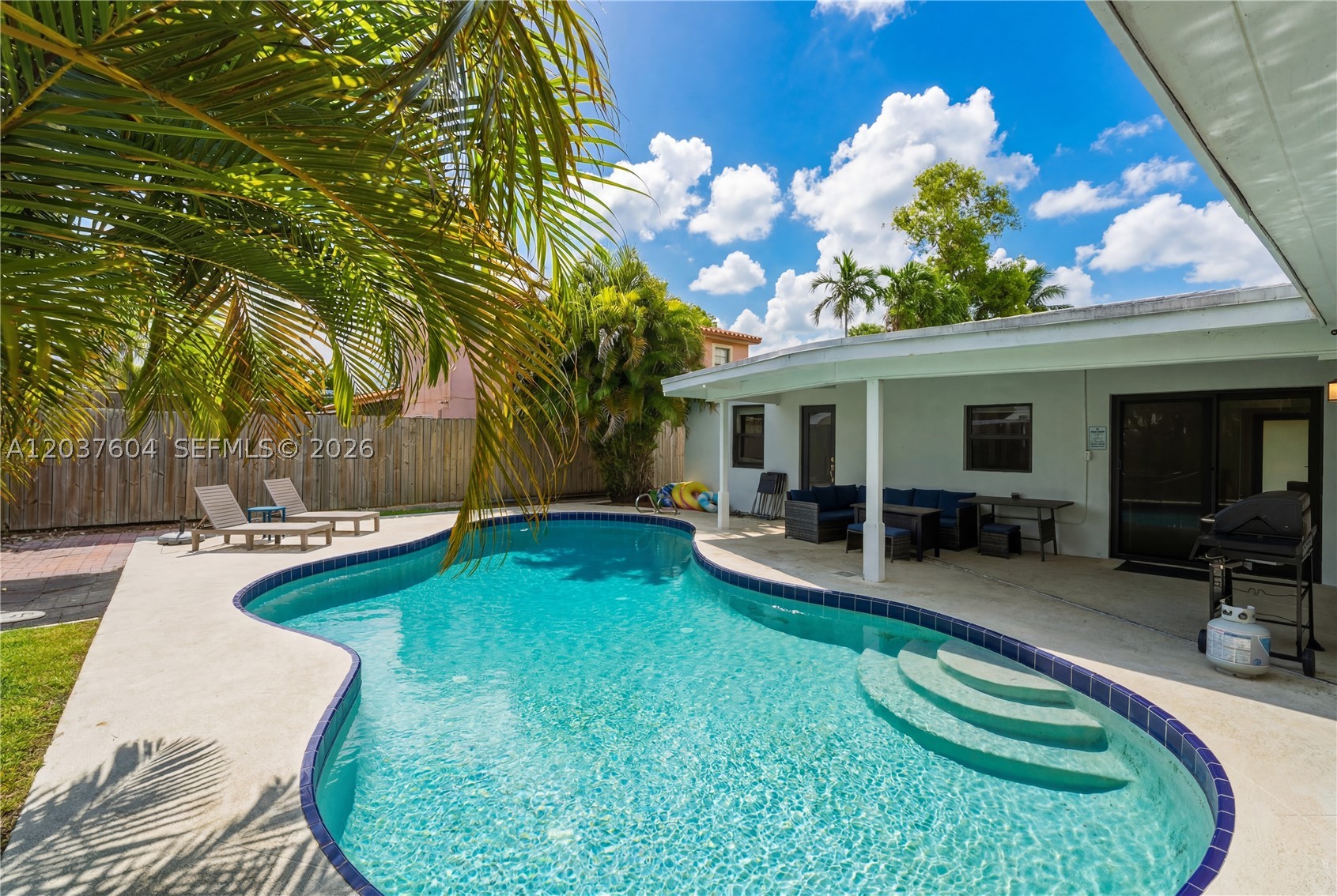7395 SW 39th St Miami, FL 33155