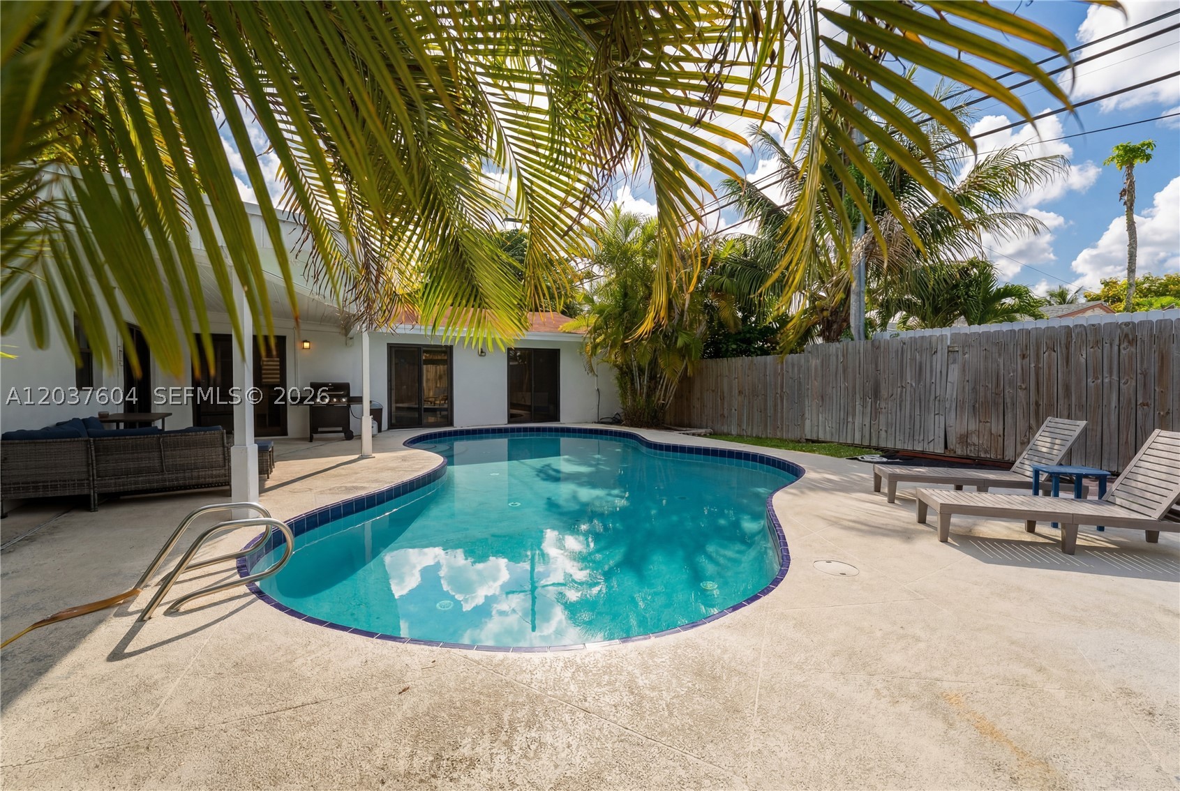 7395 SW 39th St Miami, FL 33155