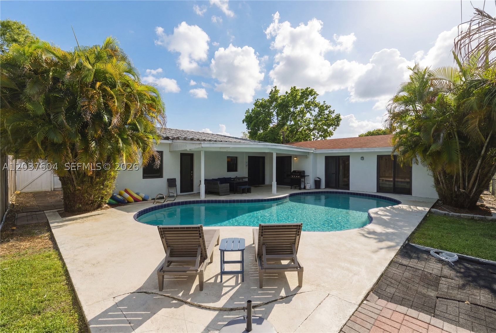 7395 SW 39th St Miami, FL 33155