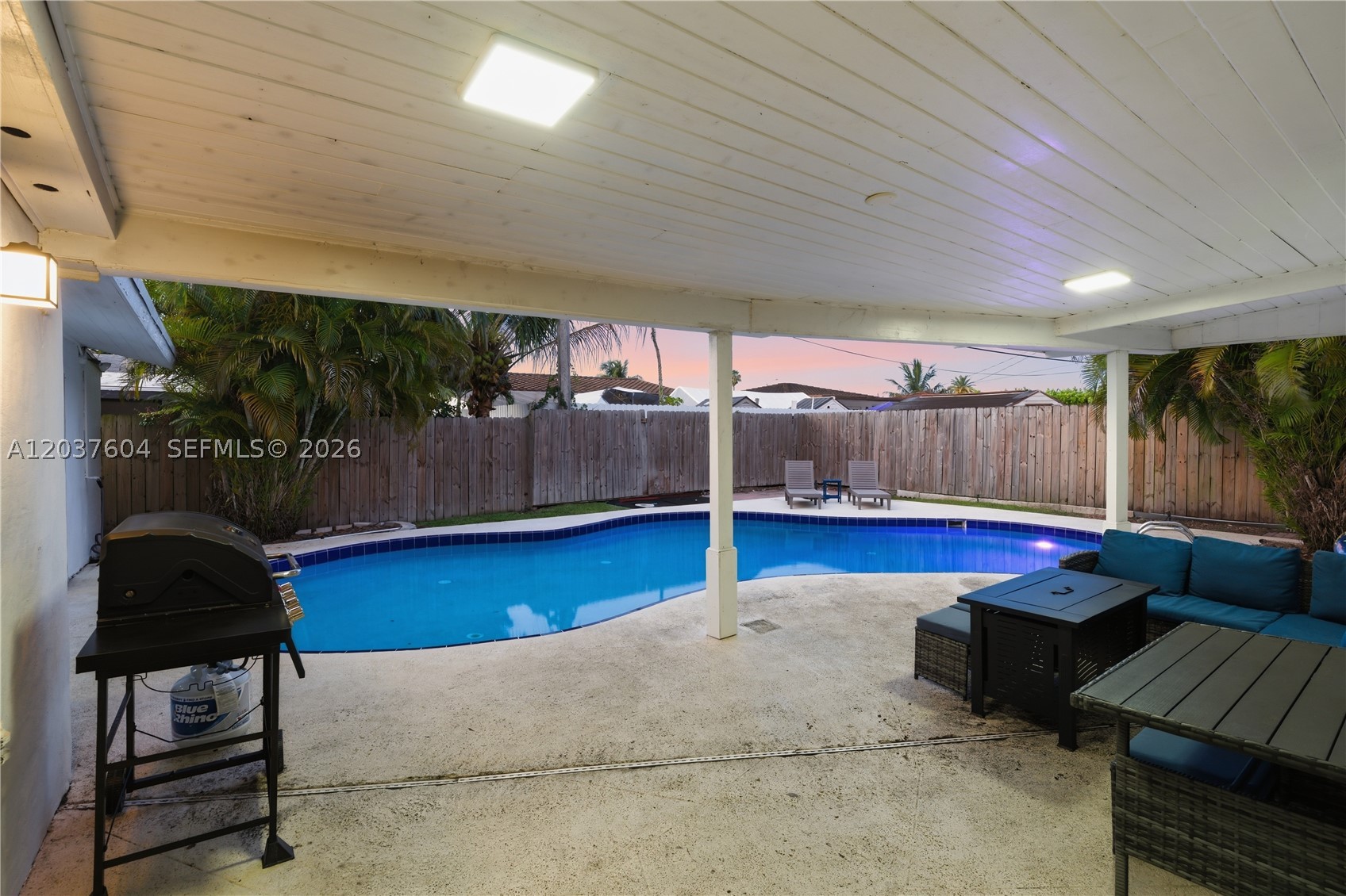 7395 SW 39th St Miami, FL 33155