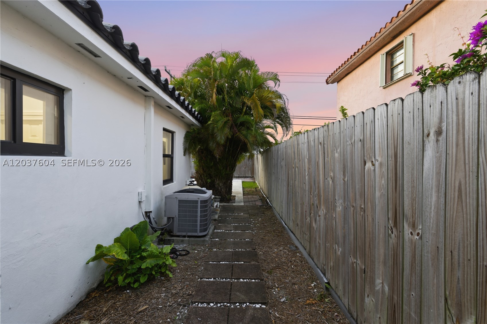 7395 SW 39th St Miami, FL 33155
