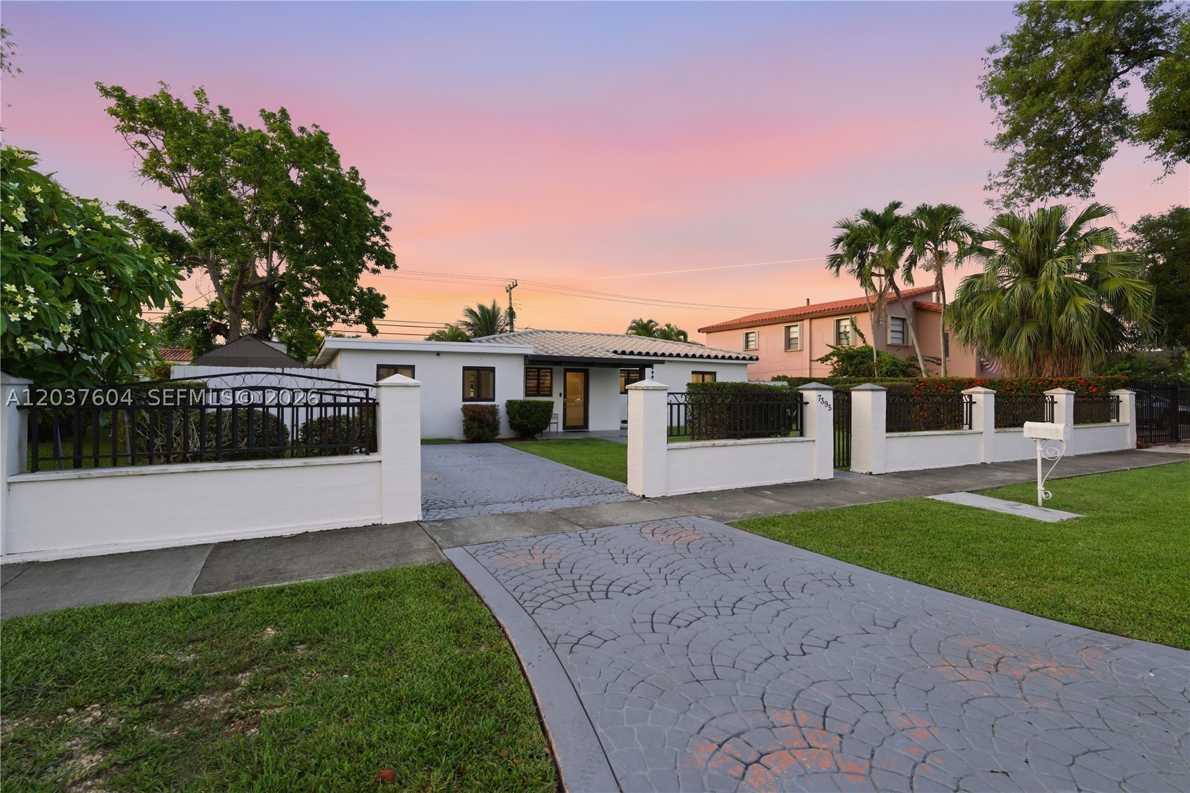 7395 SW 39th St Miami, FL 33155