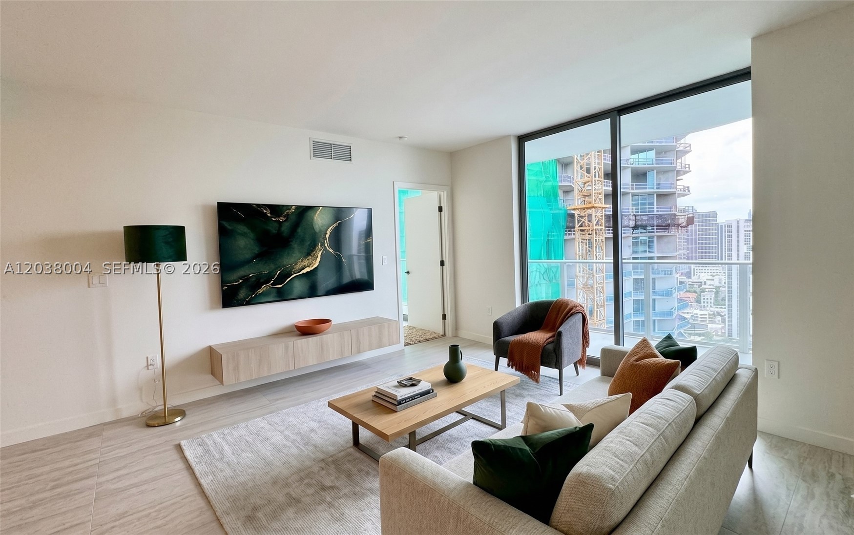 77 SE 5th St #4002 Miami, FL 33131