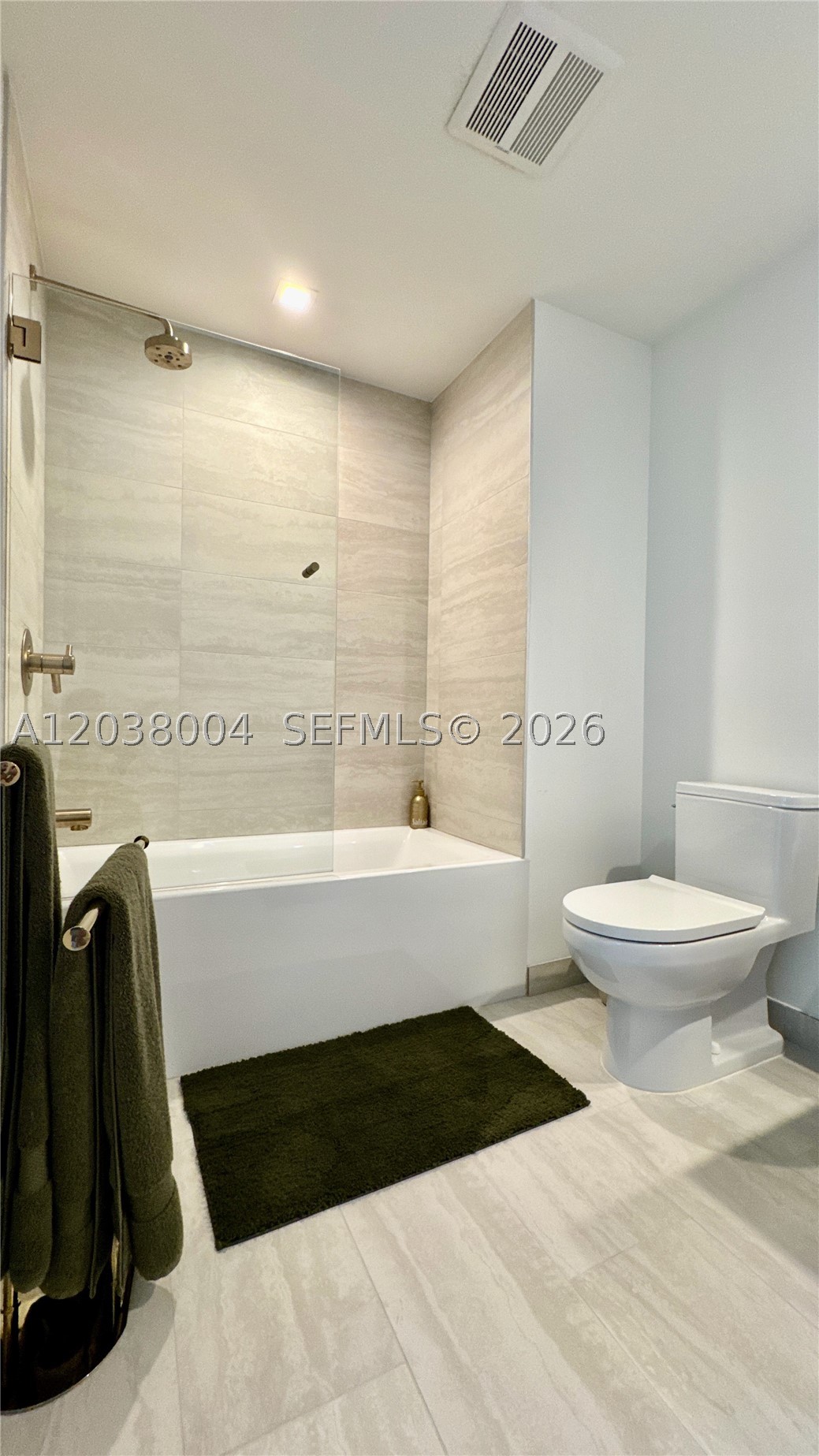 77 SE 5th St #4002 Miami, FL 33131