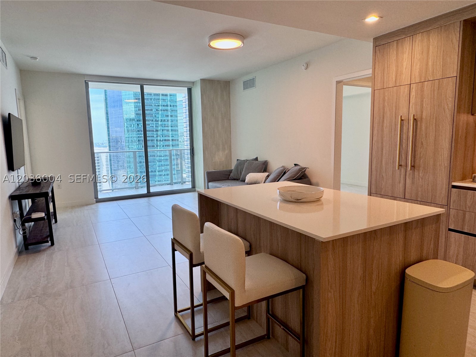 77 SE 5th St #4002 Miami, FL 33131
