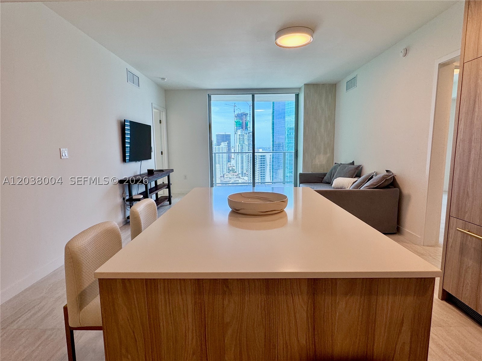 77 SE 5th St #4002 Miami, FL 33131