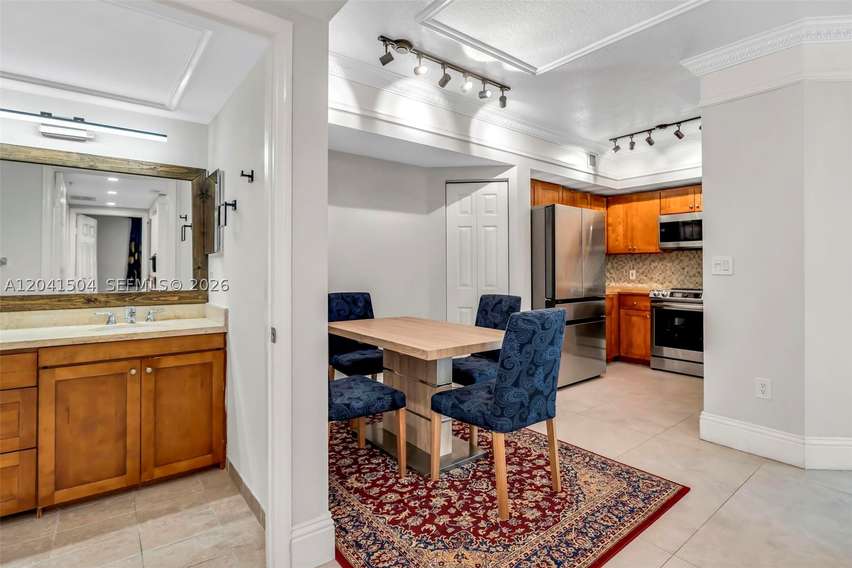 1723 SW 2nd Ave #607 Miami, FL 33129