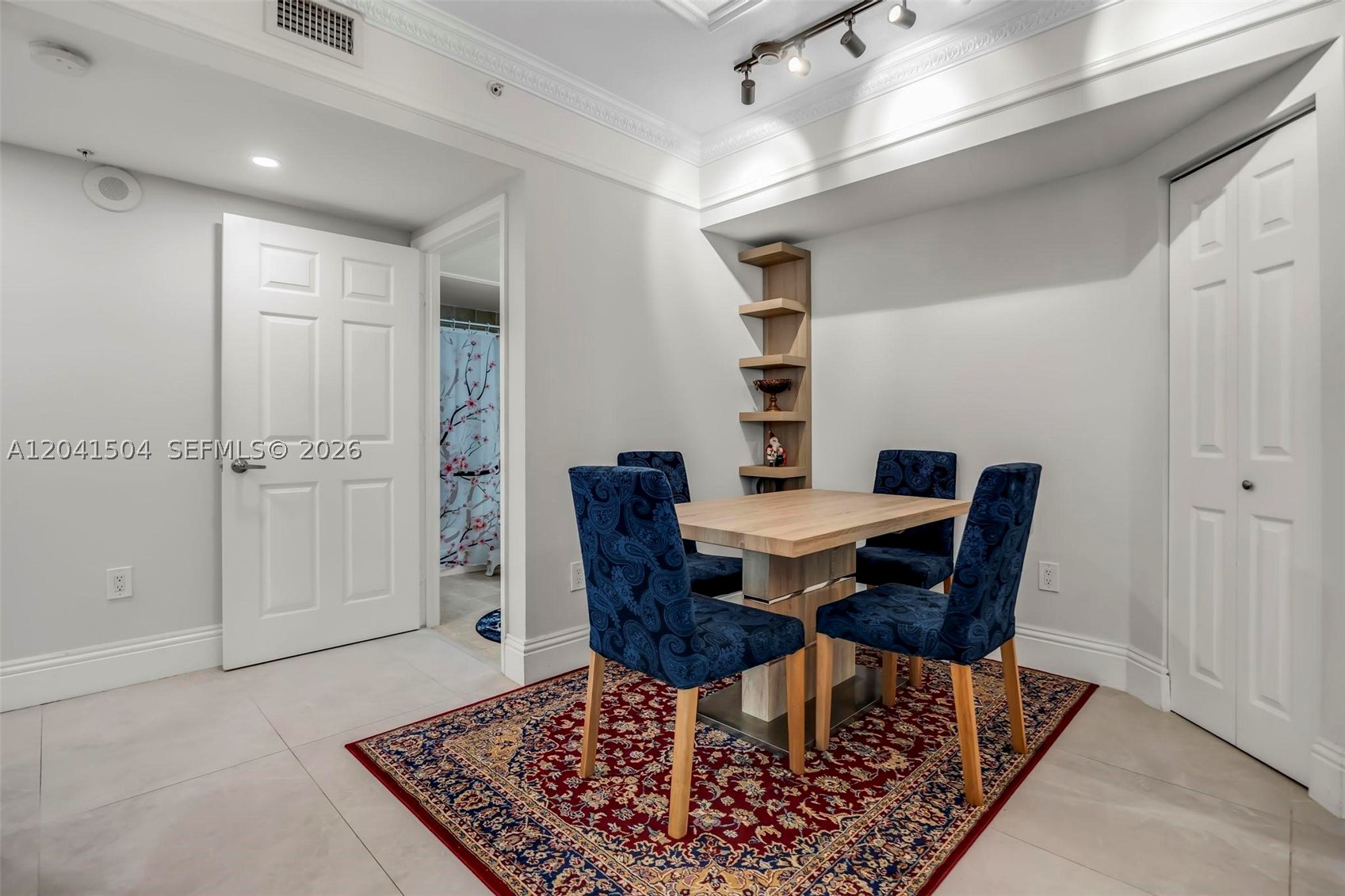 1723 SW 2nd Ave #607 Miami, FL 33129