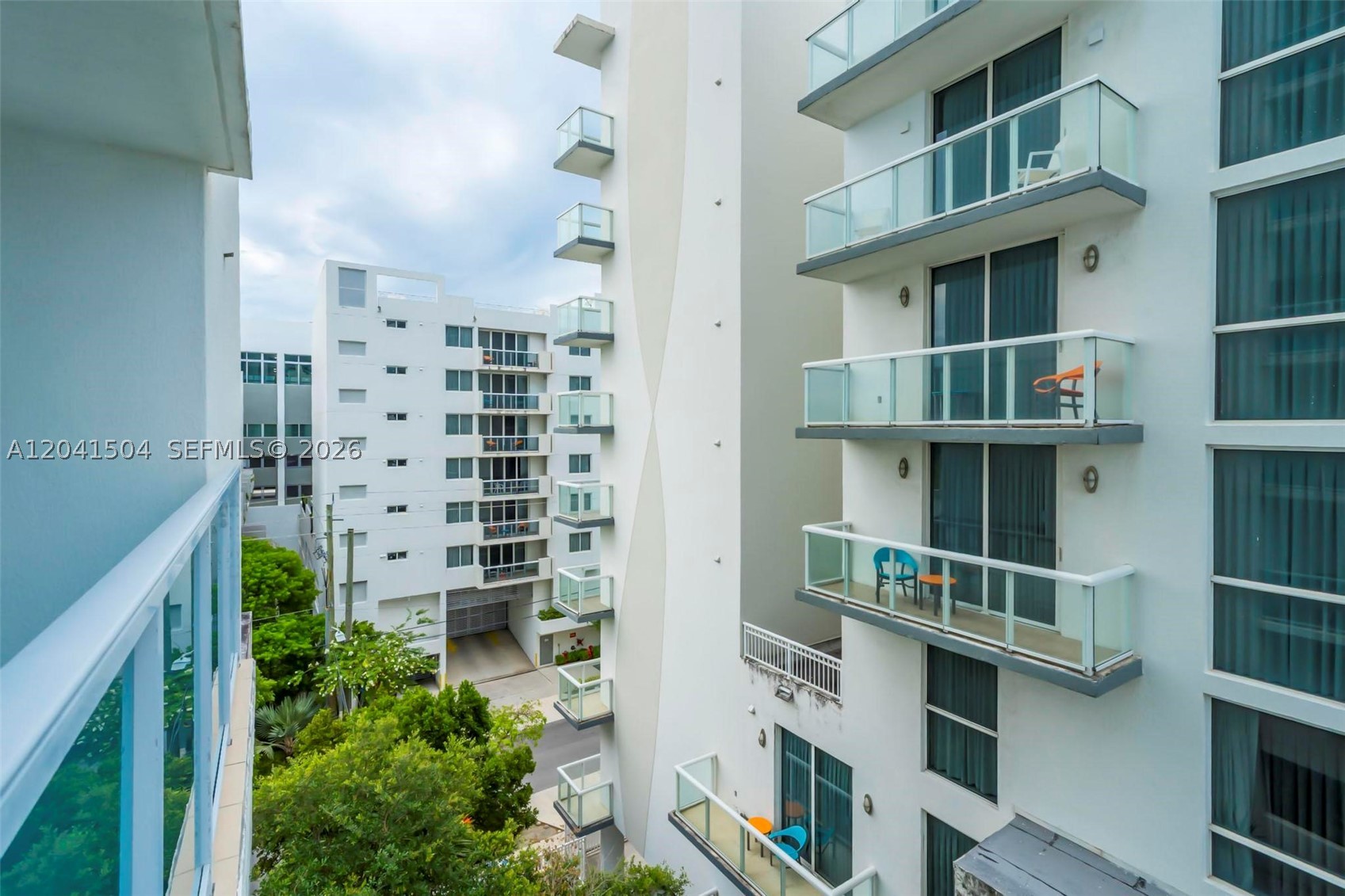 1723 SW 2nd Ave #607 Miami, FL 33129