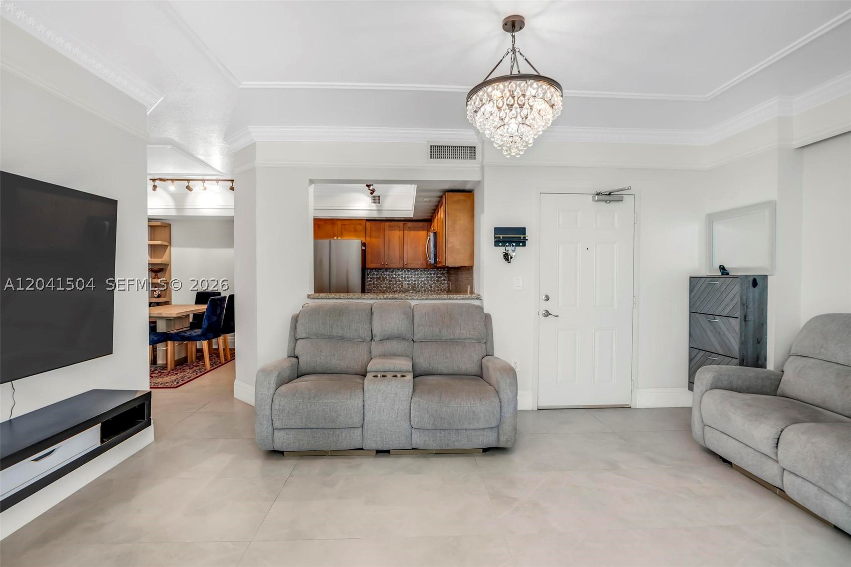 1723 SW 2nd Ave #607 Miami, FL 33129