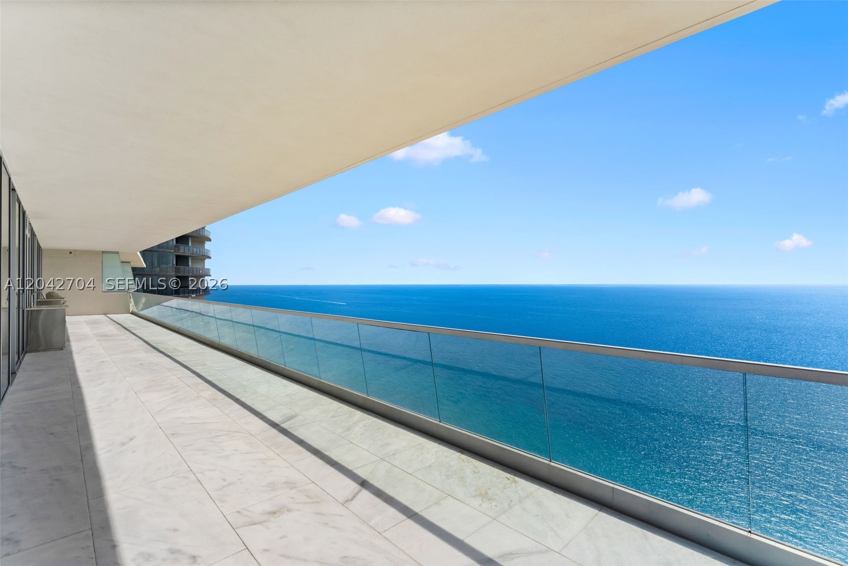 image Turnberry Ocean Club2