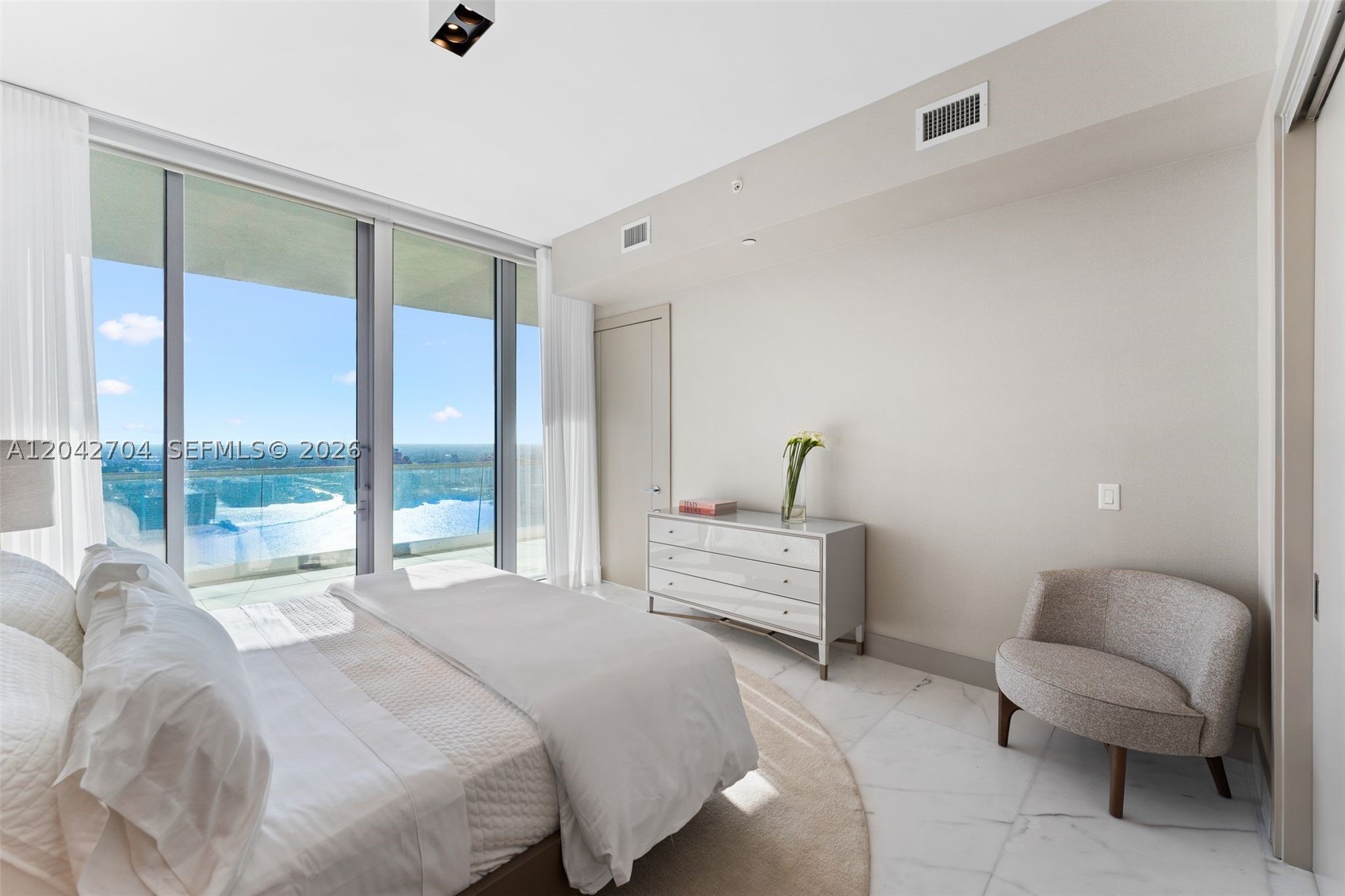 image Turnberry Ocean Club38
