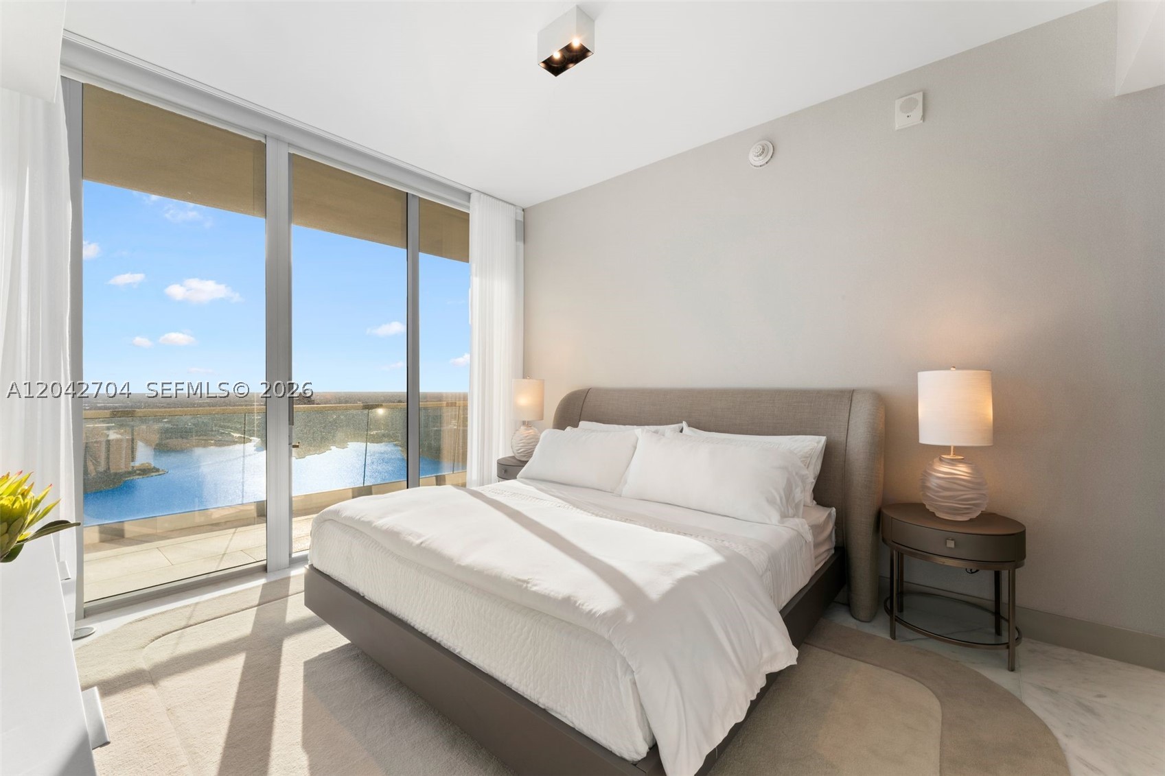 image Turnberry Ocean Club40