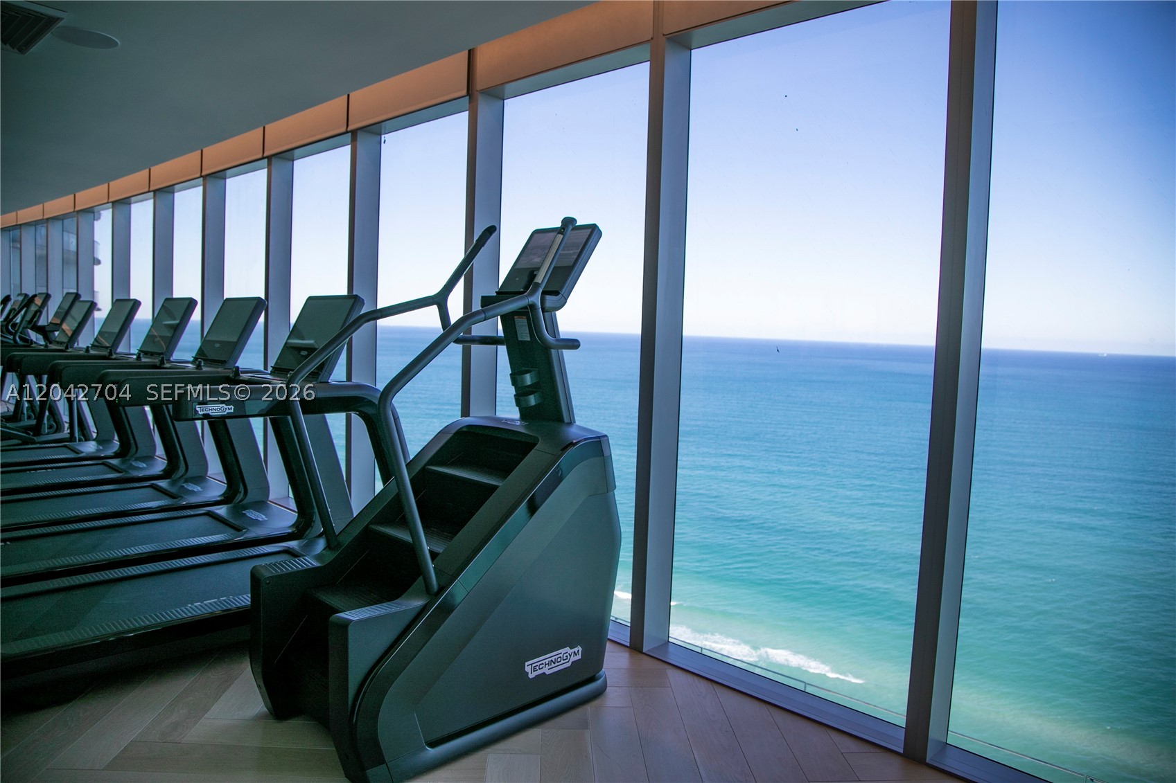 image Turnberry Ocean Club58