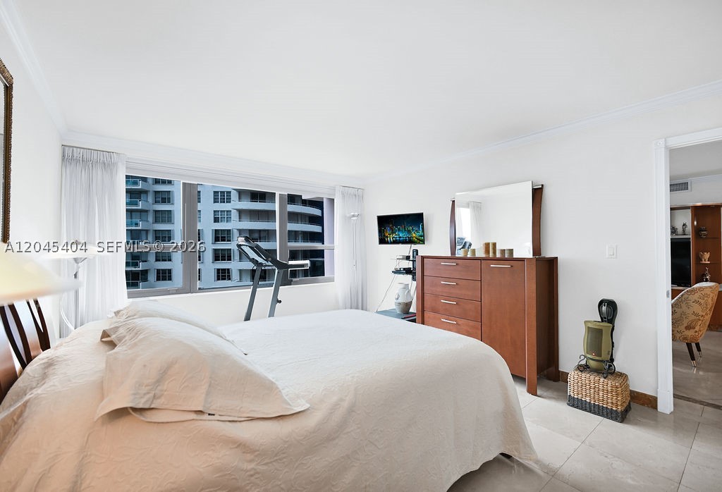 5225 Collins Ave #1117 Miami Beach, FL 33140
