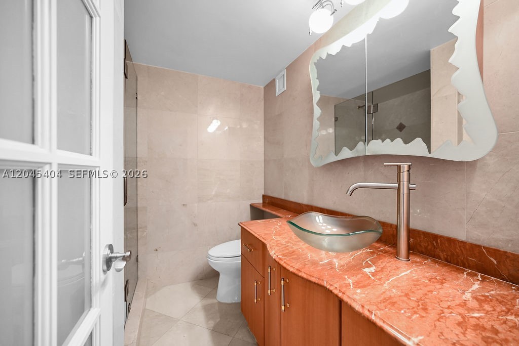 5225 Collins Ave #1117 Miami Beach, FL 33140