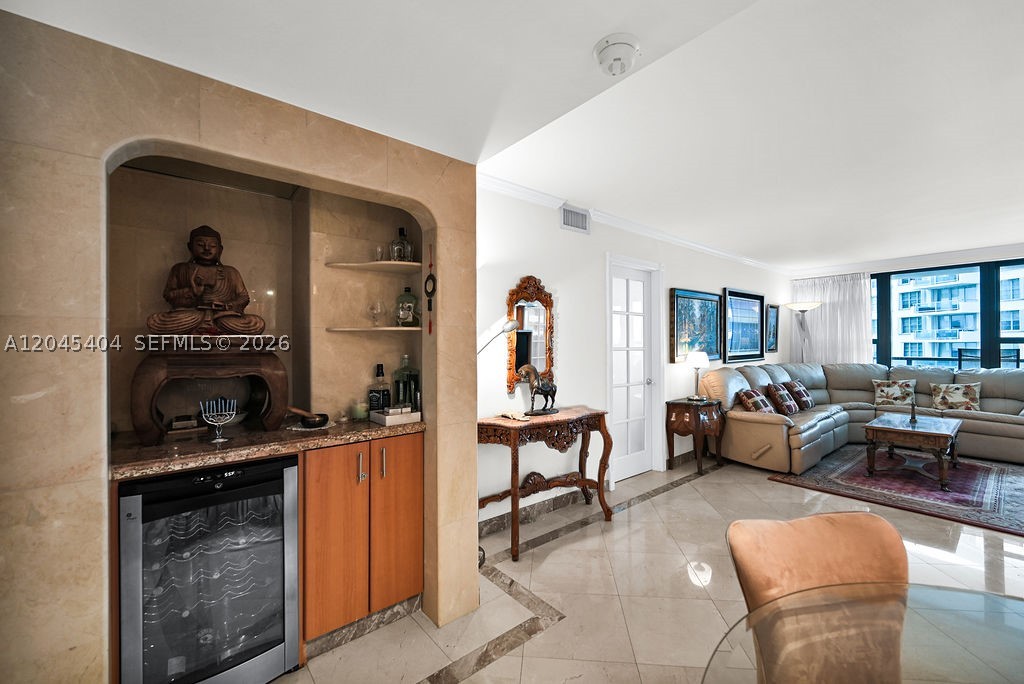5225 Collins Ave #1117 Miami Beach, FL 33140
