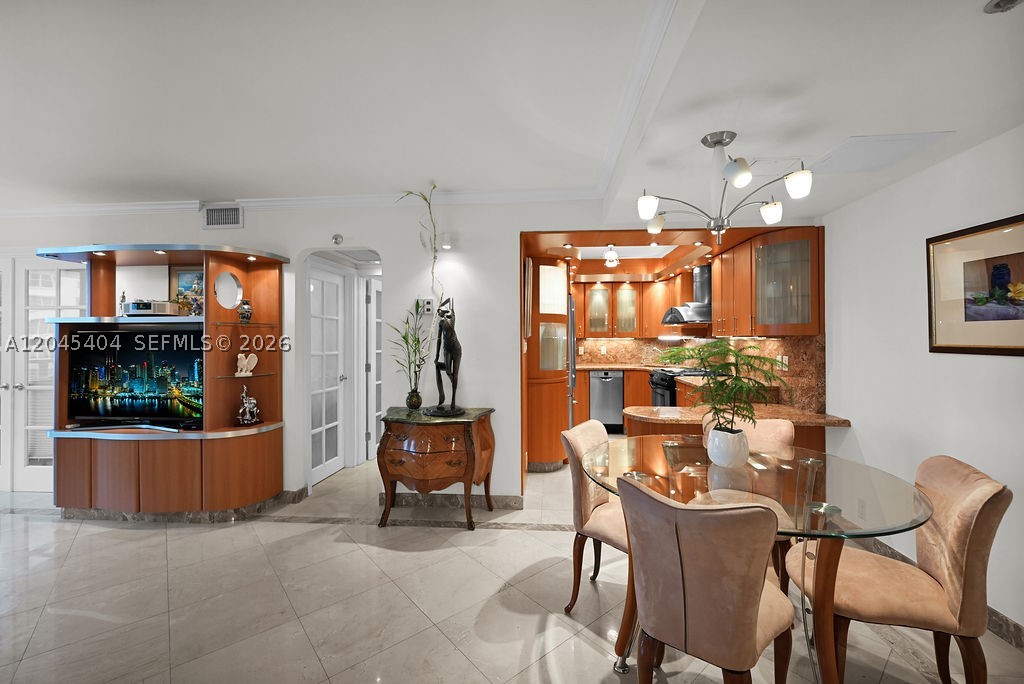 5225 Collins Ave #1117 Miami Beach, FL 33140