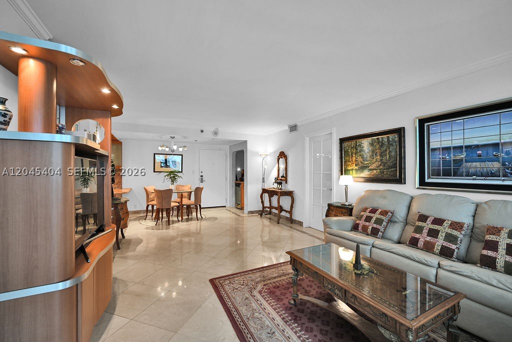 5225 Collins Ave #1117 Miami Beach, FL 33140