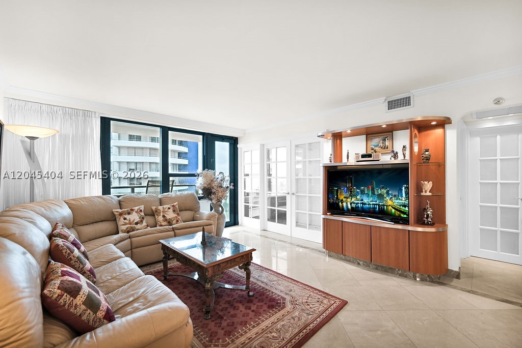 5225 Collins Ave #1117 Miami Beach, FL 33140