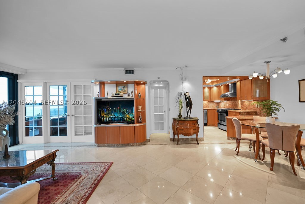 5225 Collins Ave #1117 Miami Beach, FL 33140