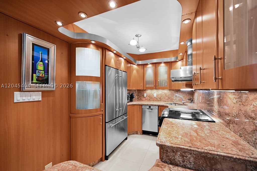 5225 Collins Ave #1117 Miami Beach, FL 33140