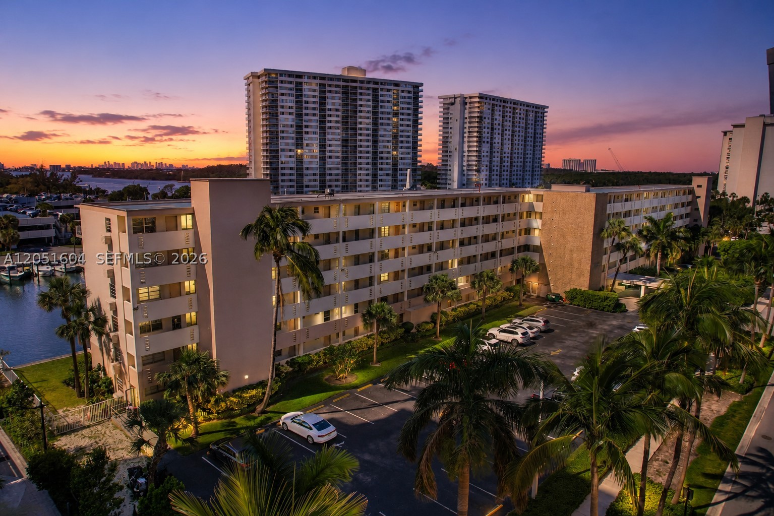 220 Kings Pt Dr #314