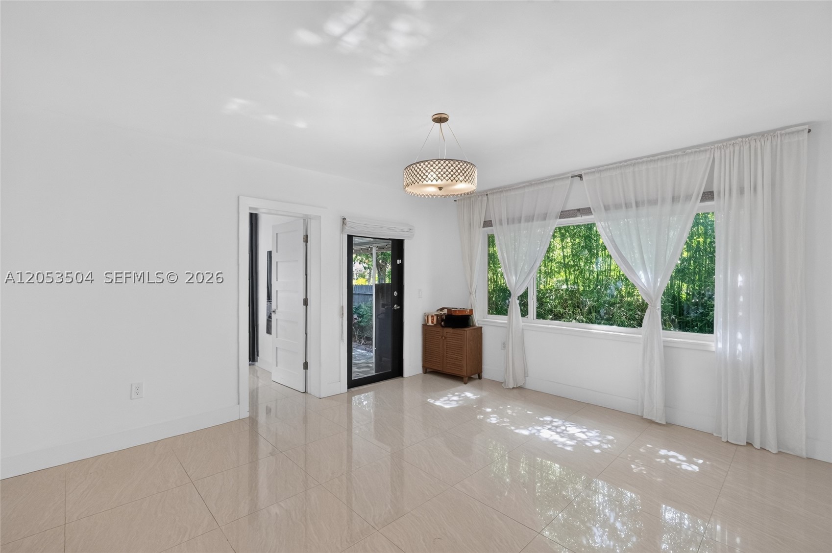 2543 SW 15th St Miami, FL 33145