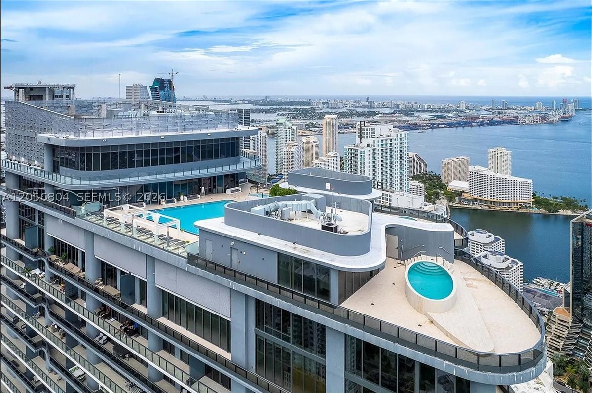 image Brickell Flatiron33